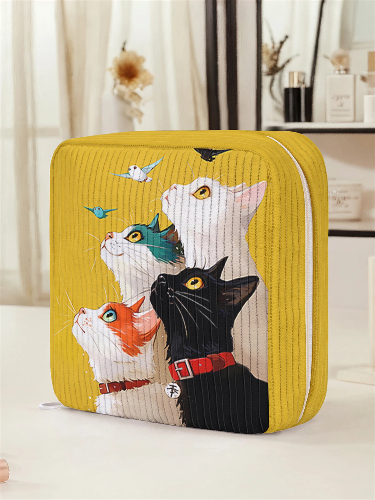 Cute cartoon cat pattern printed sanitary napkin storage bag, women's lightweight tissue bag, sanitary tissue bag