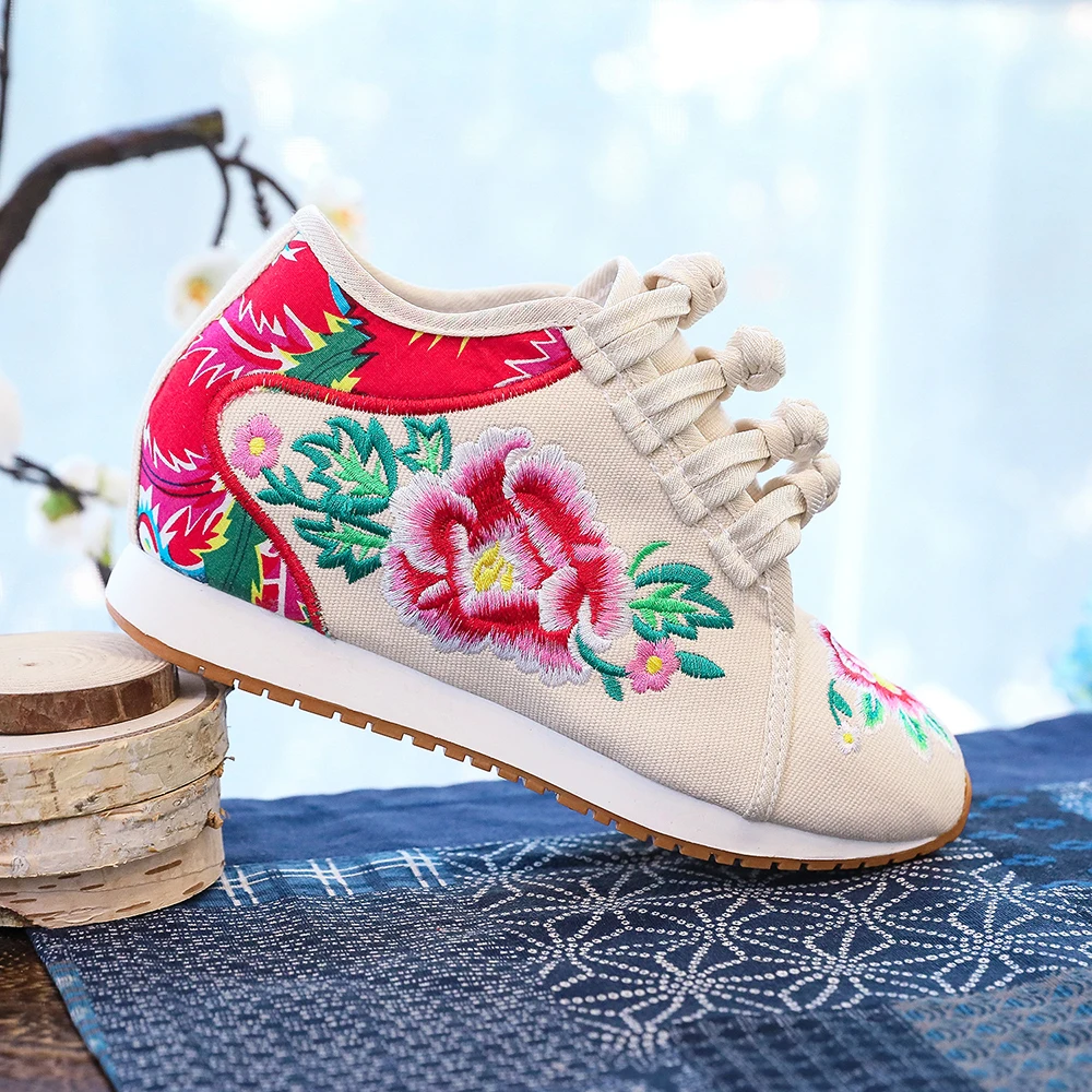 Veowalk New Spring Women's Flower Embroidered Flat Platform