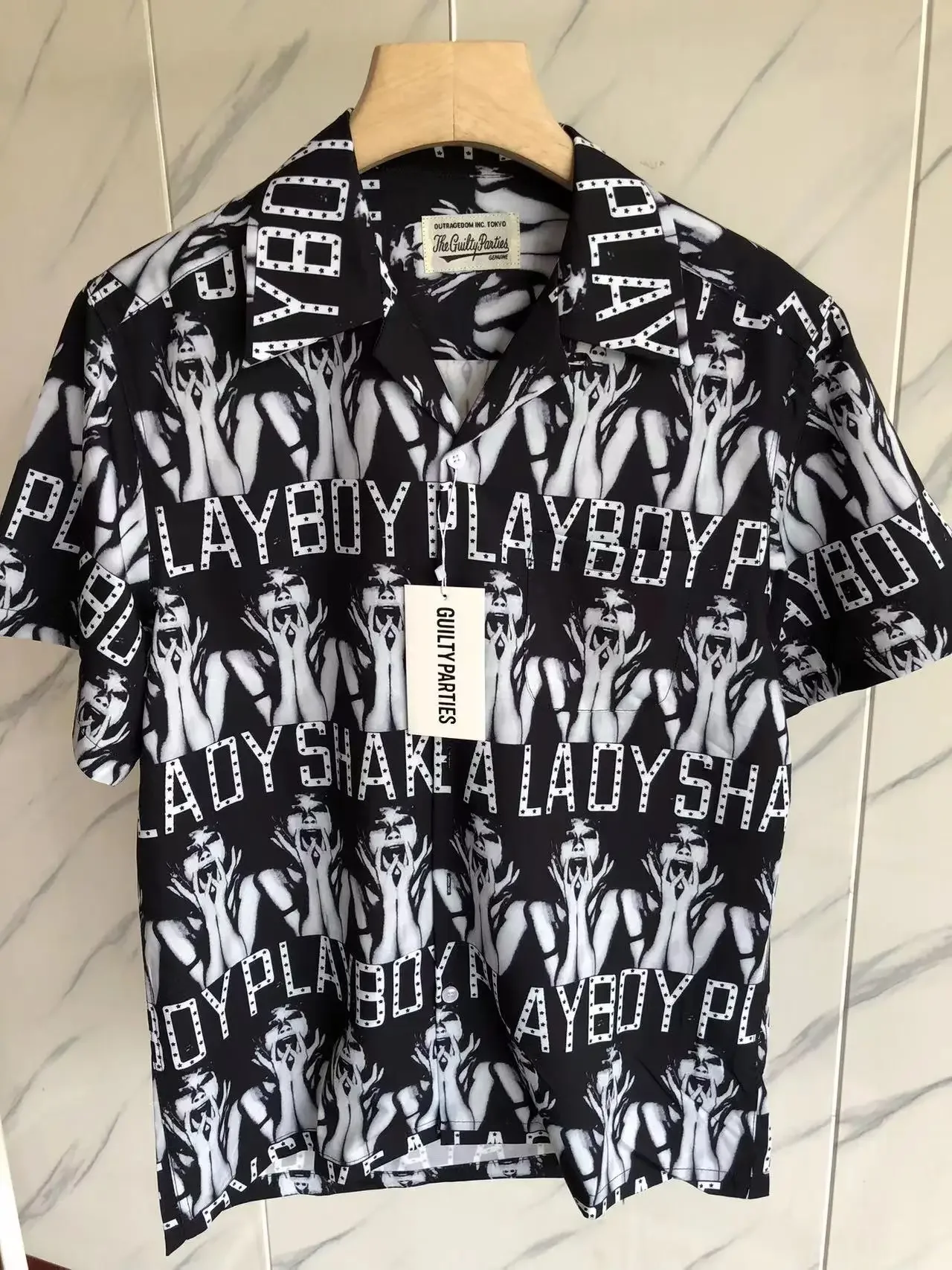 

Новый 23SS Черные рубашки для мужчин и женщин с коротким рукавом