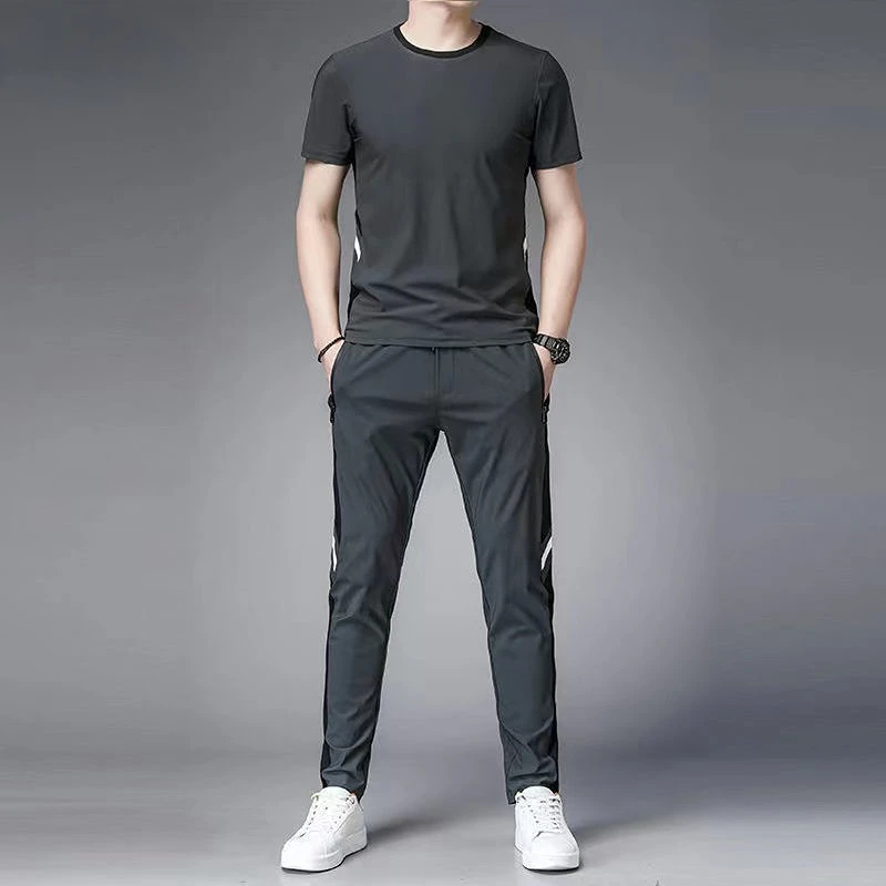 thumbnail image 1 of Conjuntos de camiseta y pantalones de corte regular para hombre, ropa básica para hombre, ropa deportiva estética, chándal para correr, top esencial, trajes deportivos holgados, 1 of 4