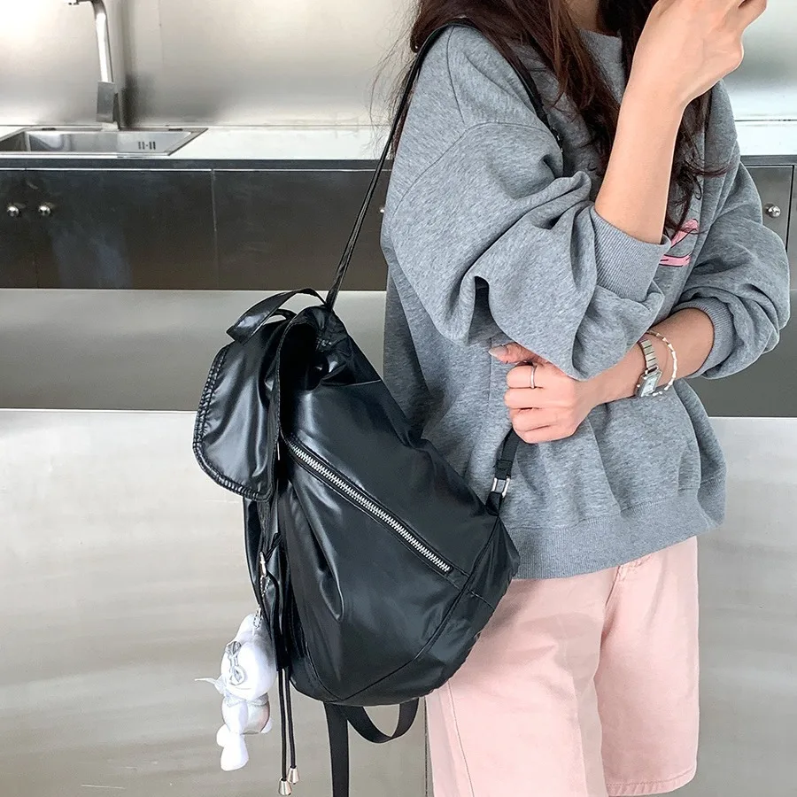 Modern Silver Backpack with Minimalist Design S029959f52f874d968bc43f6f9e6d0  main image 2