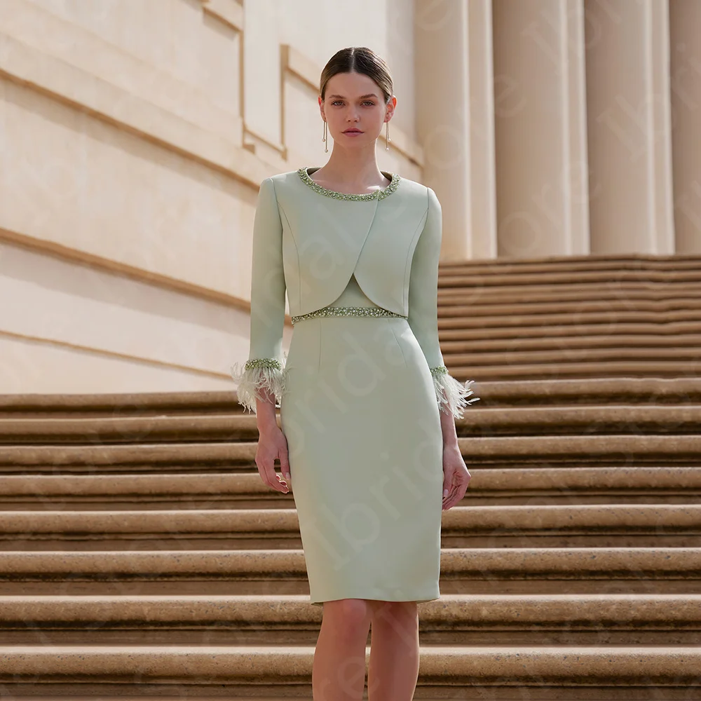 

Wholesale Two Pieces Mother of the Bride Dresses Light Green Knee Length Mother Gowns with Jacket Wedding Party Gowns Feather
