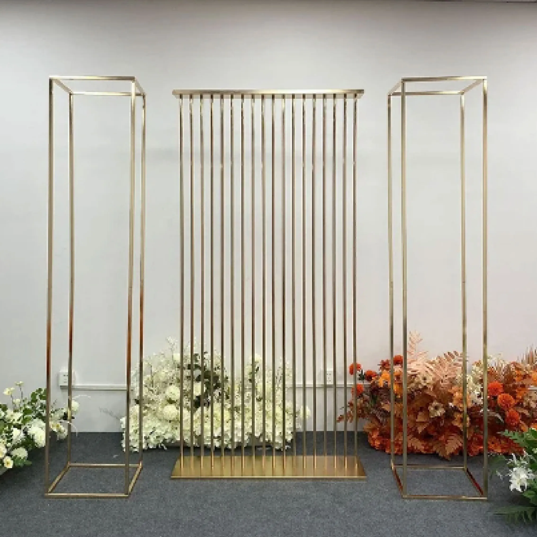 

6.5ft Wedding Stand Large Shiny Gold-plated Rectangular Screen Iron Arch Stand Frame for Wedding Flower Decoration Party Props