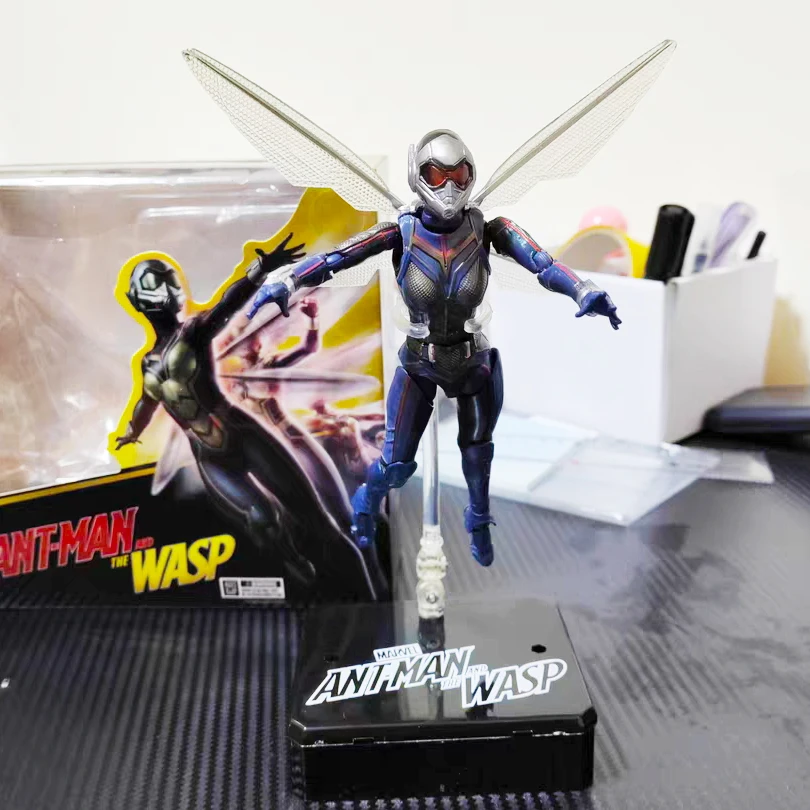 

17cm Marvel Avengers Antman Wasp Figure Model Toys Legends Surprise Children'S Gift Desktop Decoration