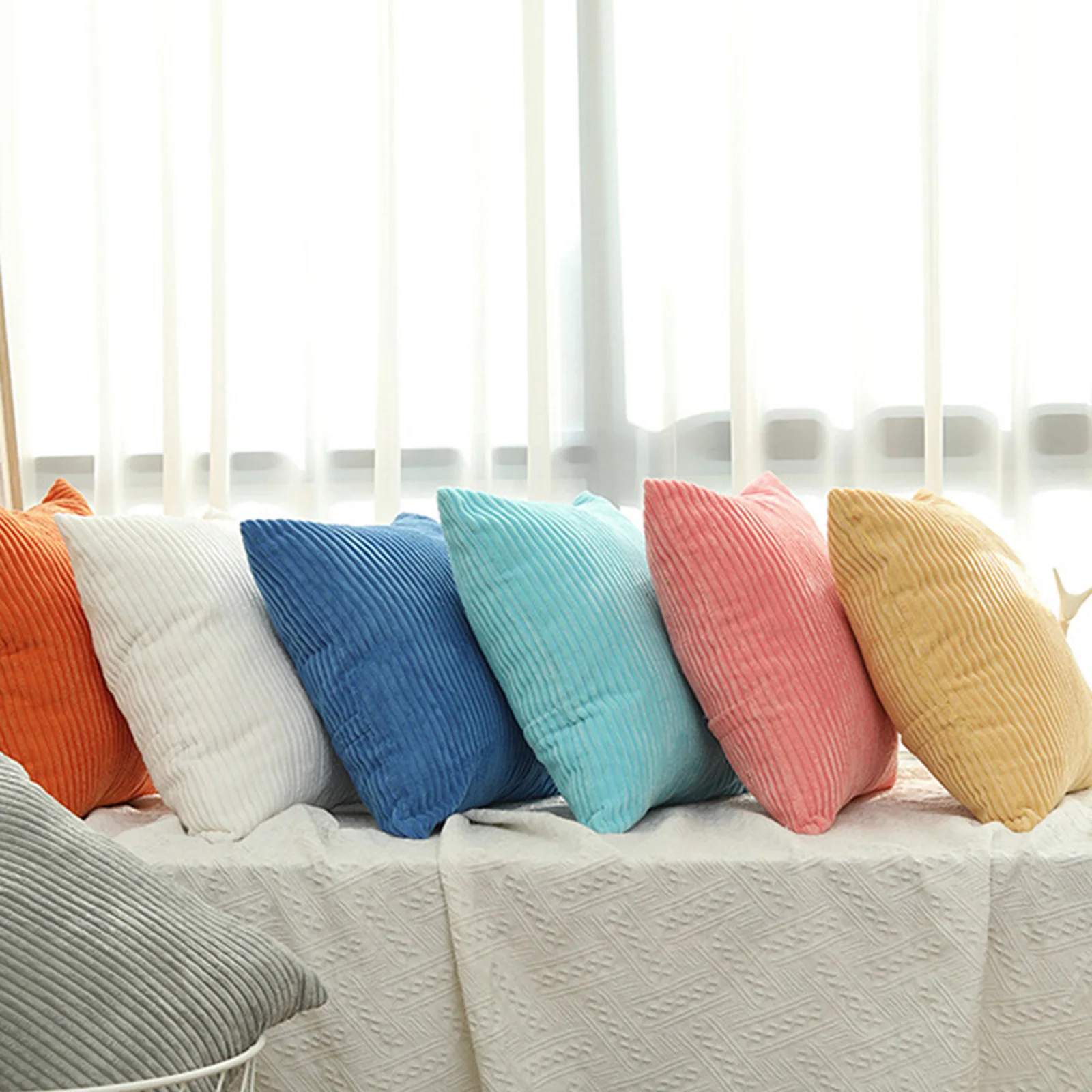 Рисунок 4 - Вельветовая наволочка для дивана