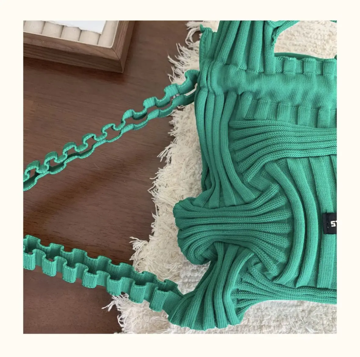 🧶Wrinkled Knit Shoulder Bag – Versatile Drawstring Handbag & Backpack🎒