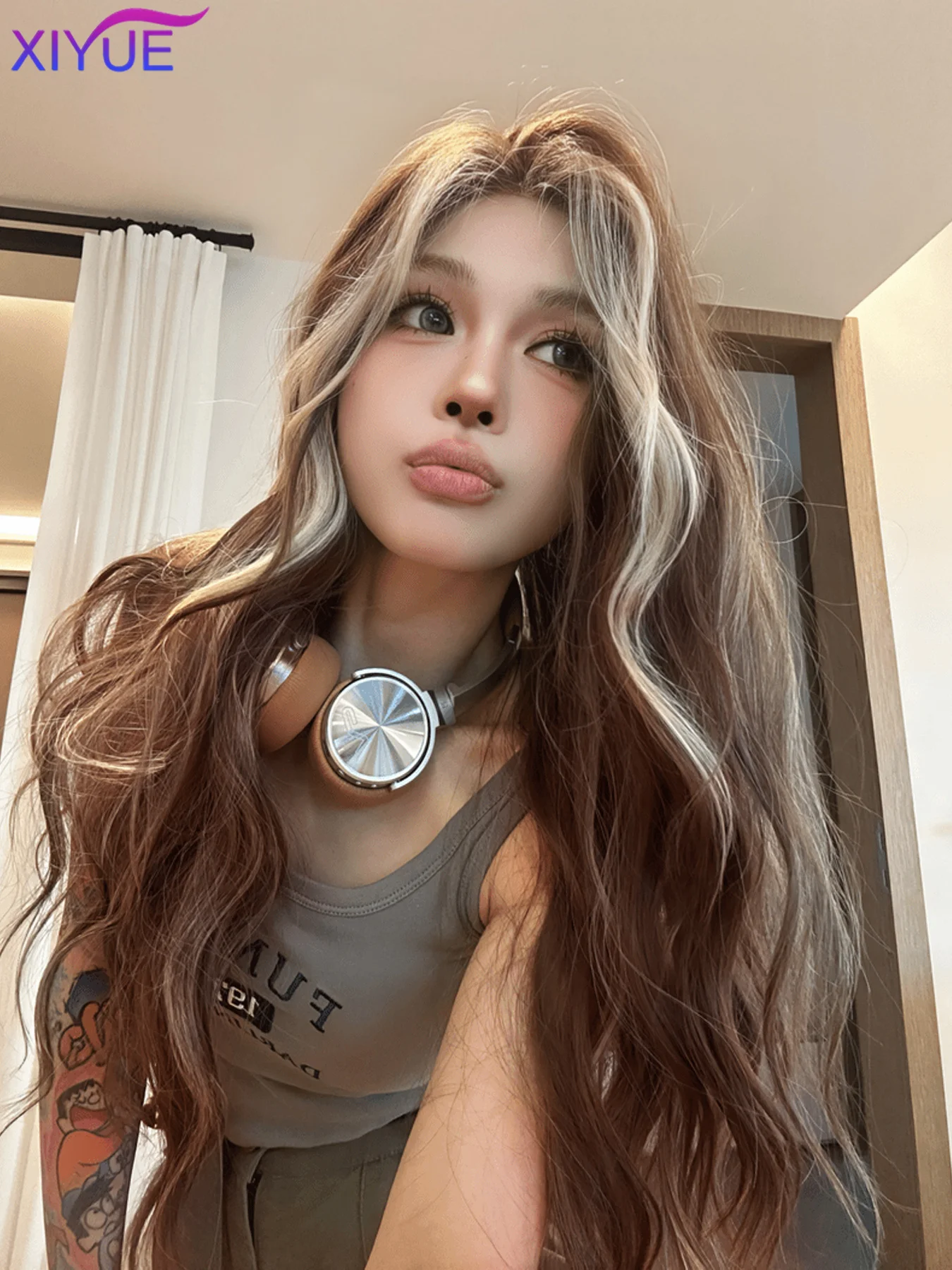 Brown Blonde Long Wavy Synthetic Wigs Middle Part Natural Wig Heat Resistant Cosplay Party Daily Hair Wig for Women