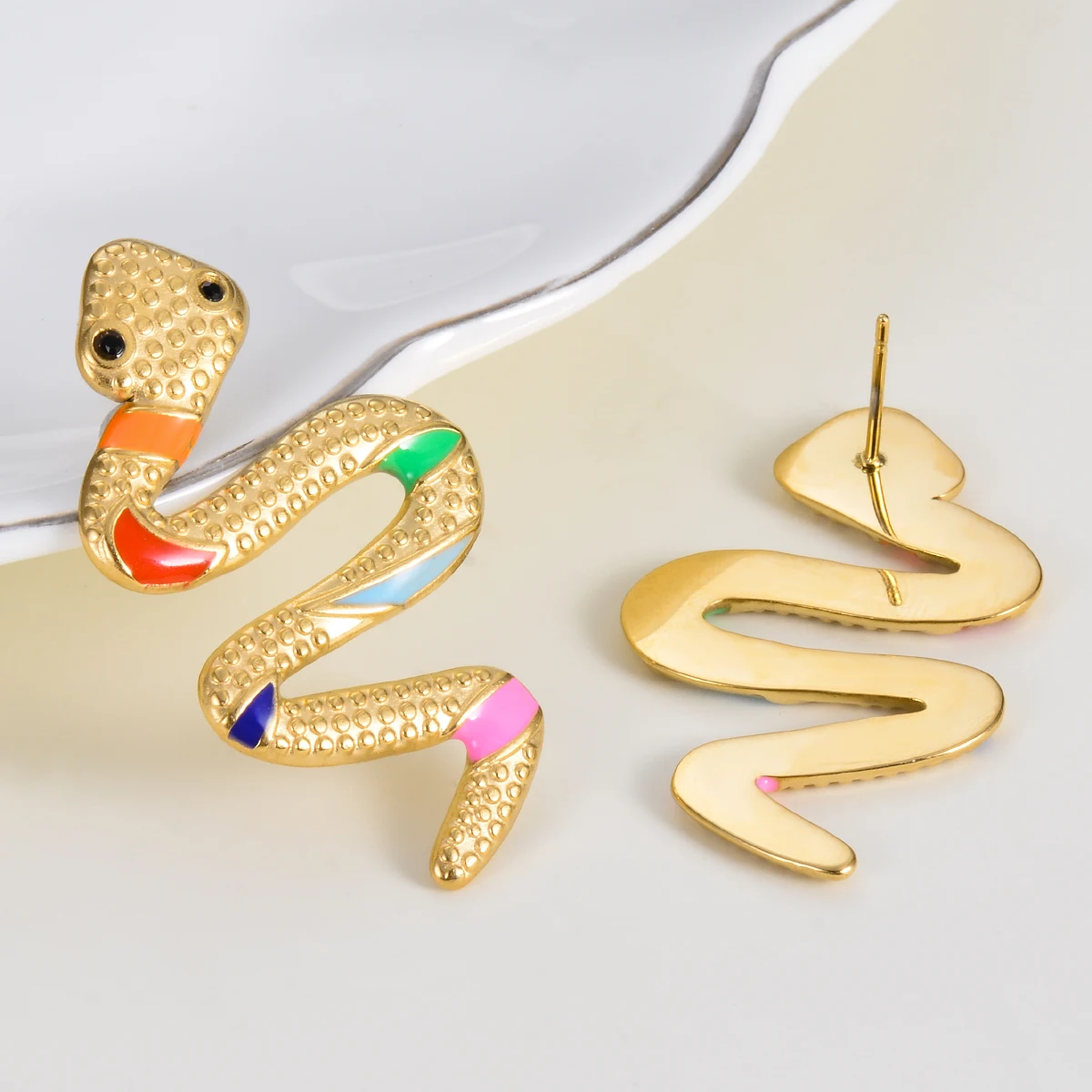 

Fashion Trend Snake Shaped Earrings for Women Girl Animal 18K Gold Plated Stainless Steel Ear Studs Jewelry Accessories