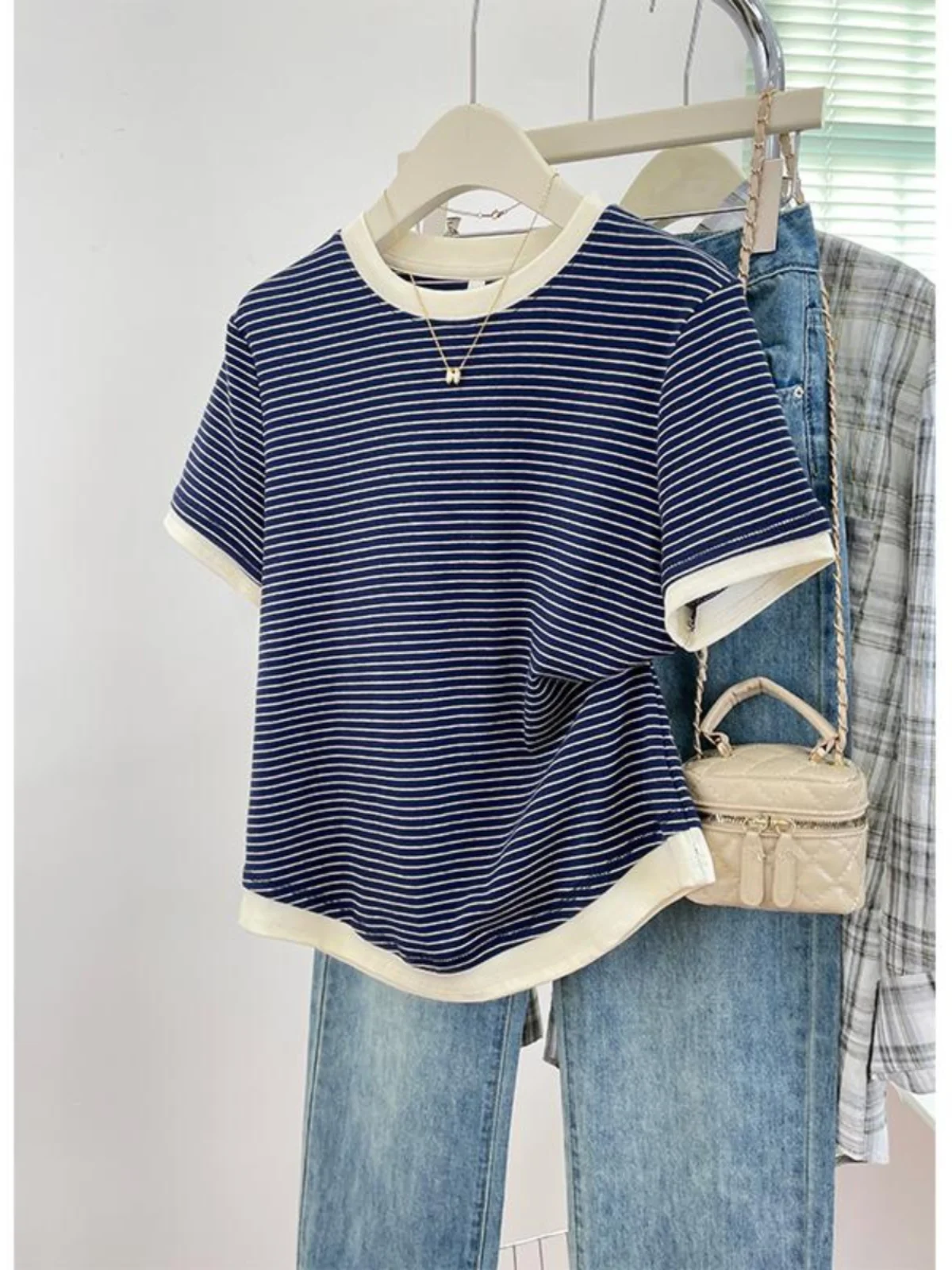 602195-77a8e7.jpg 2025 New Women's Loose Fit Casual Stripe ort Sve T-irt Korean Sle Commute Faion Chic Cotton Polyester Blend - Image 1