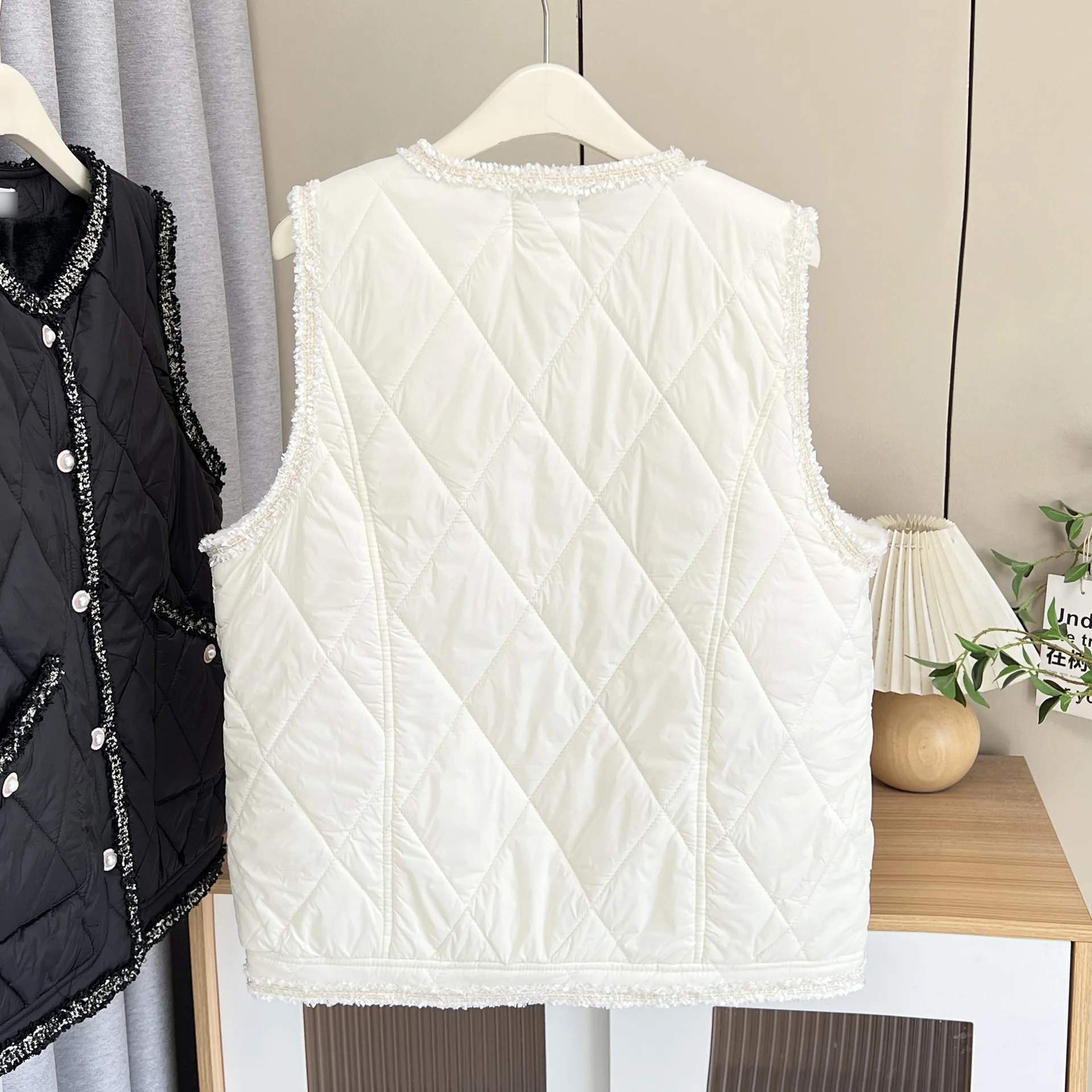 XXXXL Fashion Plus Size Women's Coat New Autumn And Winter Style Stylish Chic Fleece Sleeveless Vest Casual Warm Jacket 7014