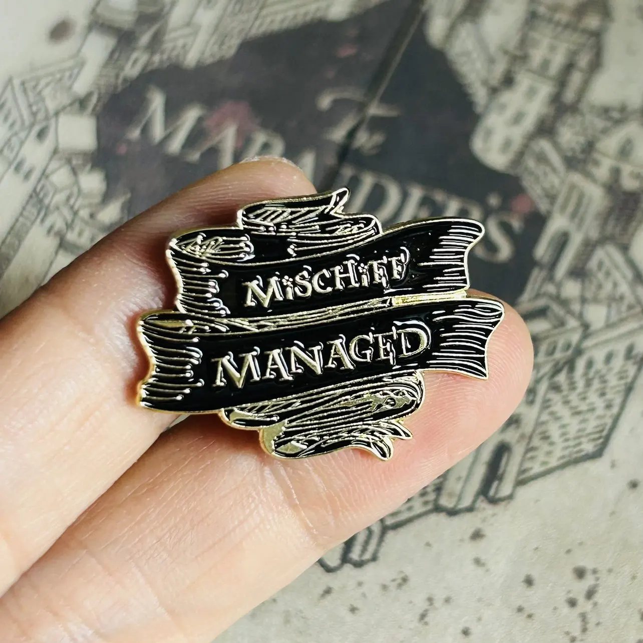 Fantasy Movie Emaille Pin Living Map On/Off Metallabzeichen Magic Spell Merchandise Brosche Pins – Detail 7