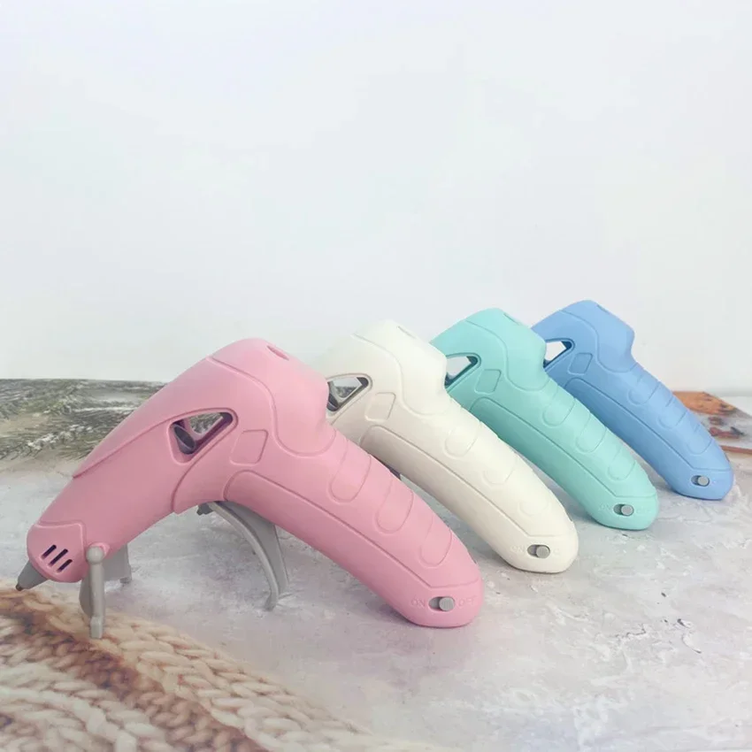 Cordless Glue Gun Hot Melt Glue Gun 30 Sticks USB Powered 20W For DIY Arts and Crafts Projects Sealing