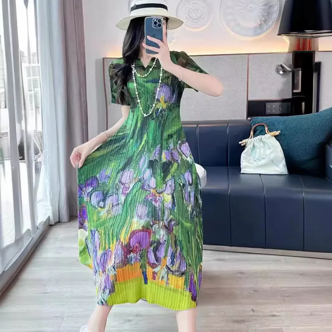 

Miyake Style Pleated Dress Women 2024 Summer New Year New Oil Painting Style Floral Print V-neck Short-sleeved Waist Outer Wear