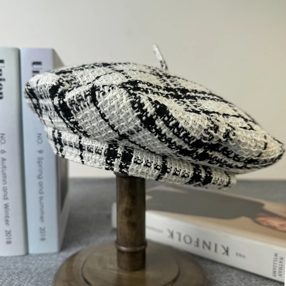 Ins Fashion Beret Hat Women Cap Wool Plaid Winter Retro French Black White Artist Flat Lady Vintage Cap FDM12