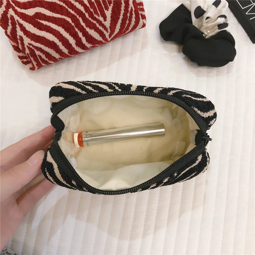 Kosmetiktaschen für Damen, japanisch, Harajuku, einfache Mode, vielseitige Make-up-Taschen, tragbar, multifunktional, Münzgeldbörsen, Aufbewahrungstaschen – Detail 7