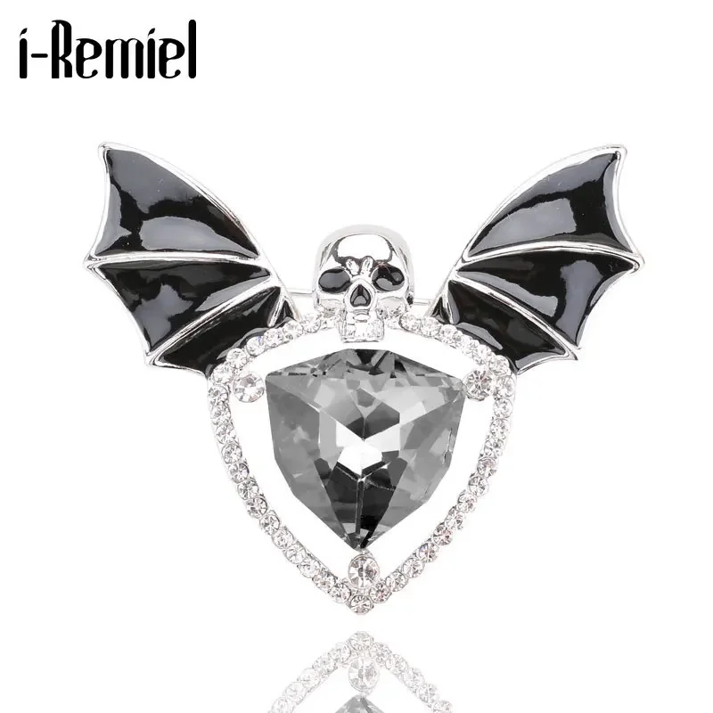 

Punk Brooches Skull Bat Corsage Men Suit Lapel Pins Crystal Rhinestone Backpack Clothes Fun Badge Jewelry Backpacks Friend Gifts