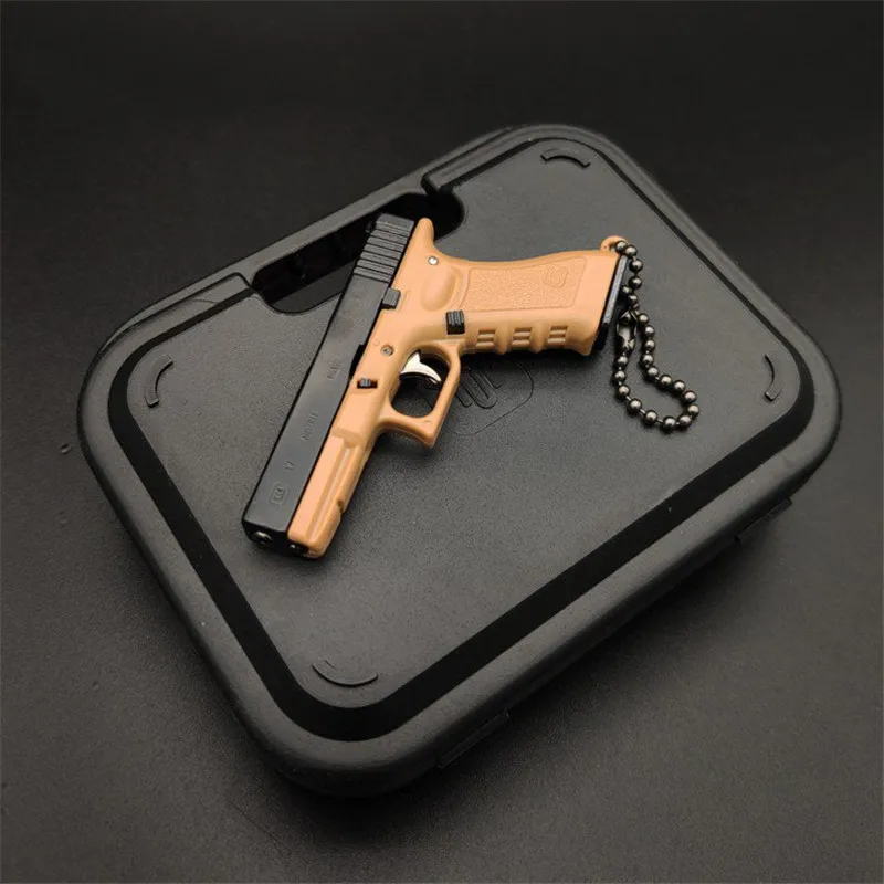 1:3 Metal Model Gun Keychain Plastic Case Miniature Alloy Pistol Suitcase 4
