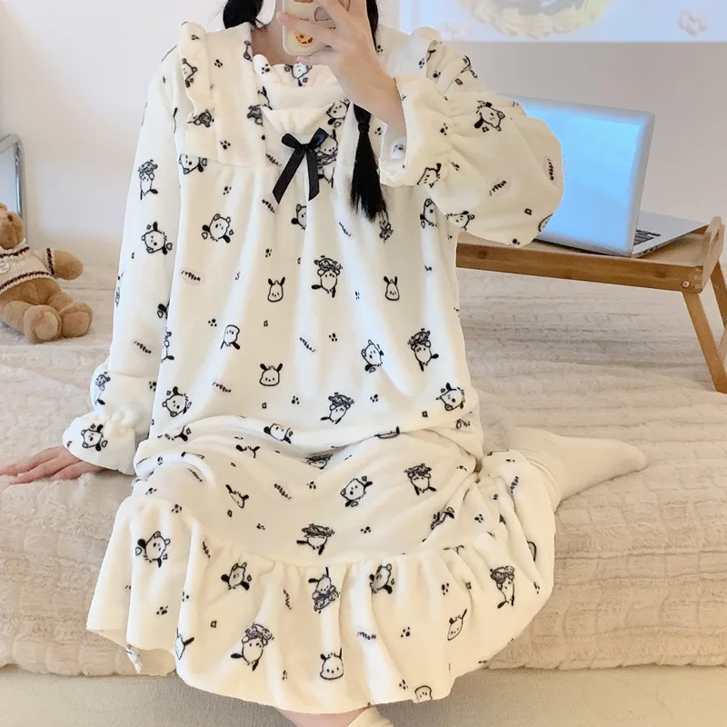 

Kawaii Sanrio Nightgown Women's Winter Coral Velvet Warm Flannel Girls' Pajamas Long Bathrobe Cute
