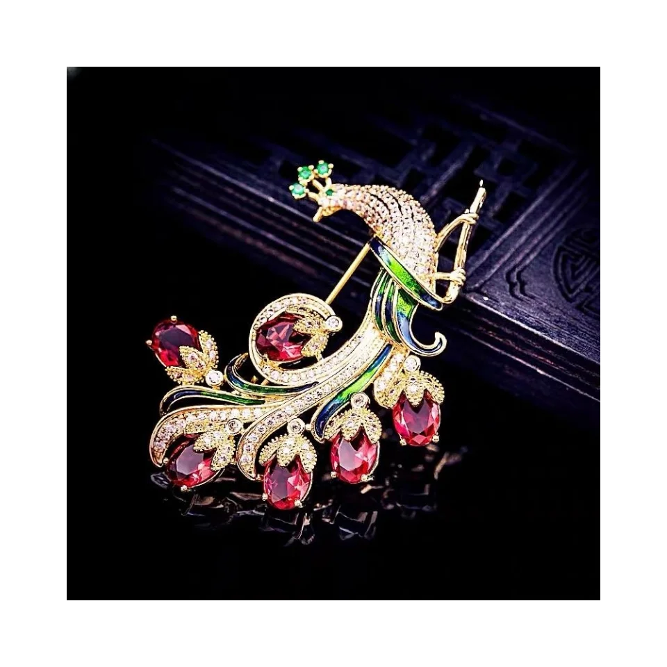 Enamel Brooch Luxury and fashionable peacock open screen brooch European and American retro colored enamel pin accessories