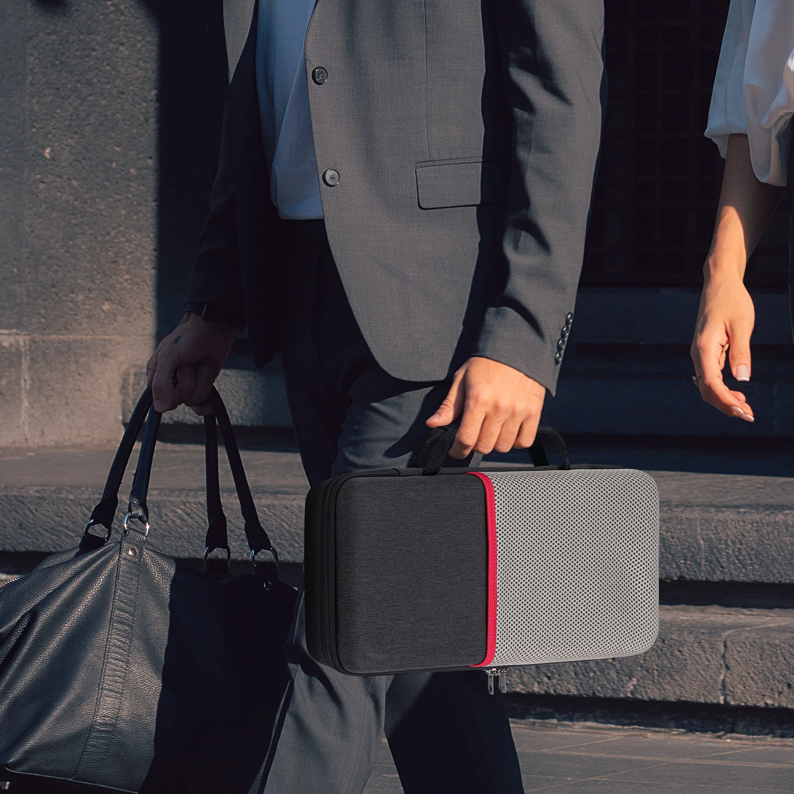 Geekria 키보드 케이스는 8Bitdo 레트로 기계식 키보드와 호환되며, 드롭, 먼지, 충격에 강한 듀얼 슈퍼 프로그래밍 가능 키가 있습니다.