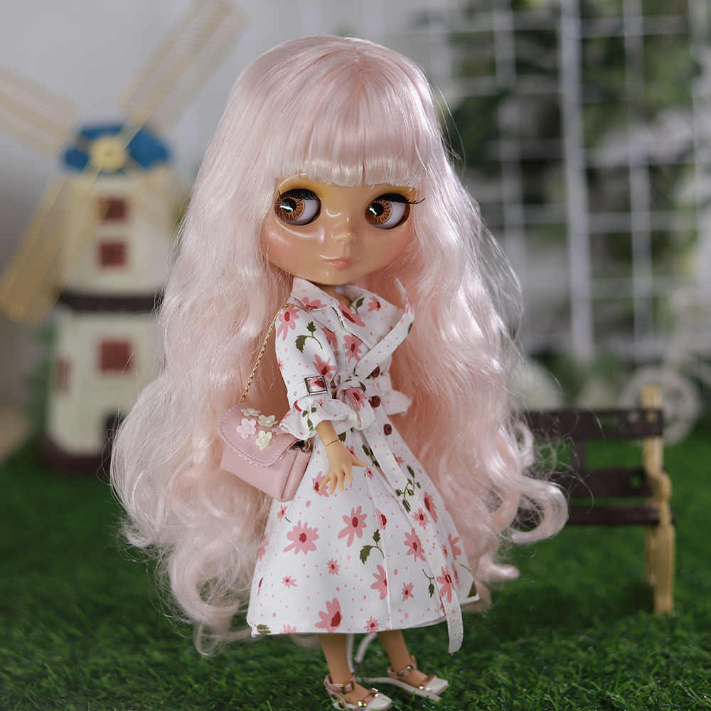 Neo Blythe Doll with Pink Hair, Tan Skin, Shiny Cute Face Custom