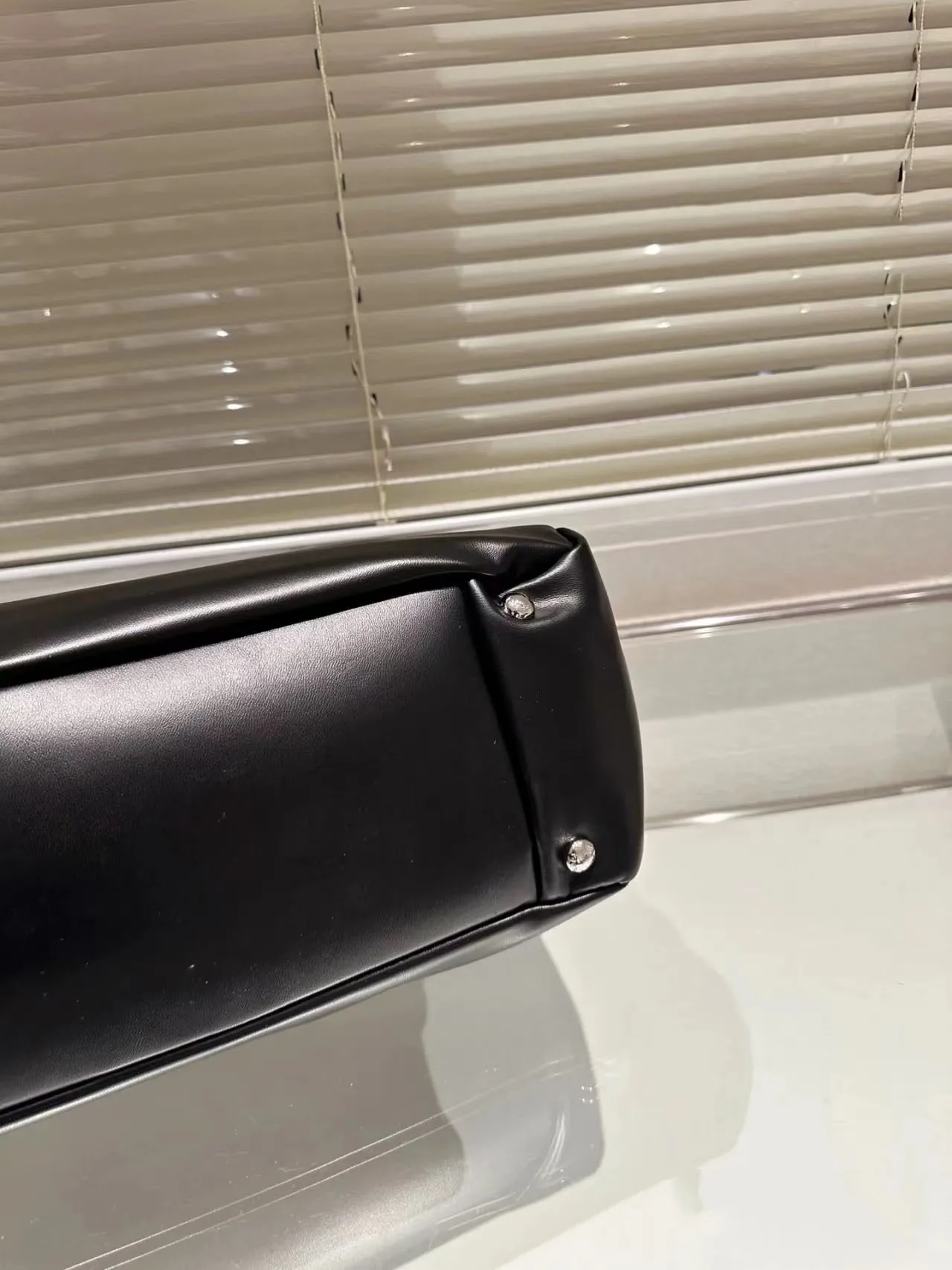 P Family Bag Women's 23 New Large Capacity Chain Tote With Advanced Sense Commuting Versatile One Shoulder Underarm