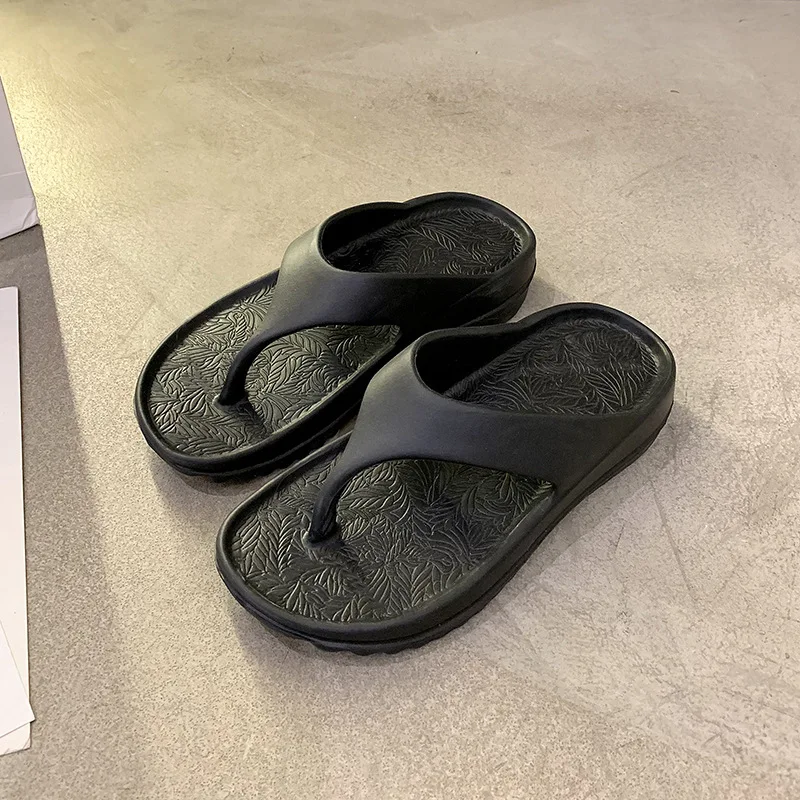 Summer New Men's Slippers Thick-soled Non-slip Beach Slippers Soft-soled Fashionable Seaside Sandals Trendy Couple's Slippers
