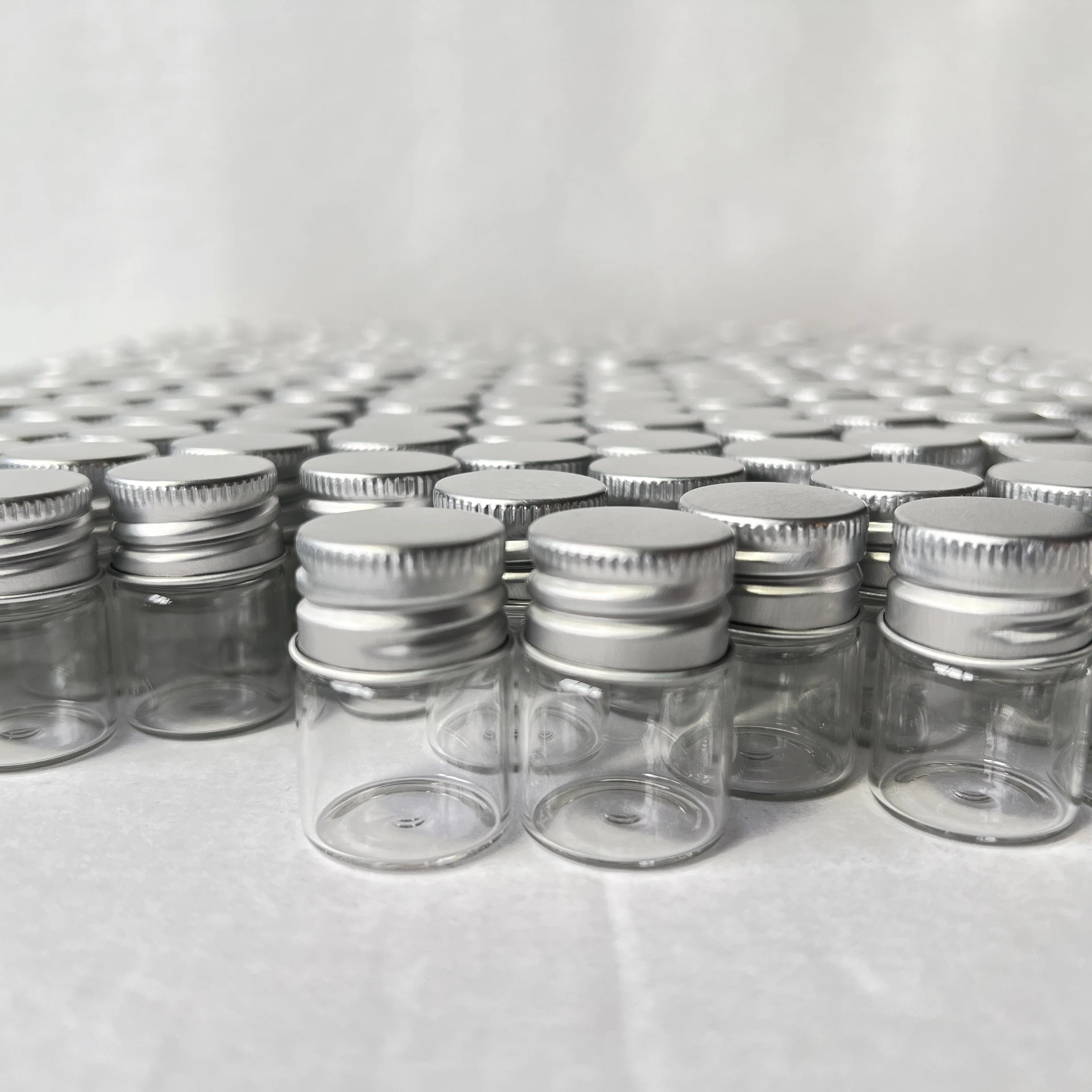 50 /100 Pcs 5ml 13*22*30mm Tiny Glass Jars with Silver Screw Caps - Perfect Mini Decorative Vials! Glass bottles 4