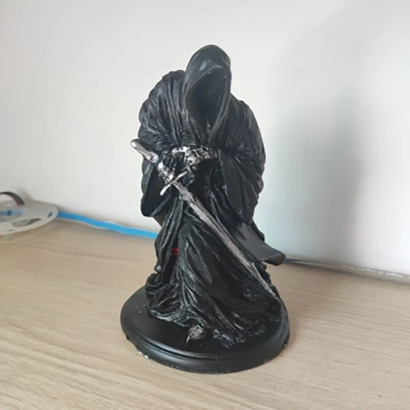

Decorative Ornament Collection Knight Witch Black Riders Model Figure Resin Statue Decoration Gift Men In Black with Swords