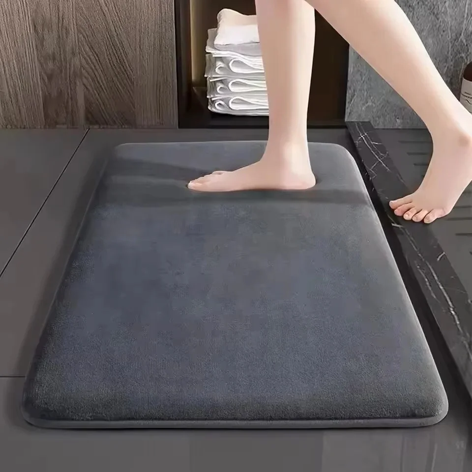 Luxurious Quick-Dry Non-Slip Bathroom Floor Mat in Plush Flannel Fabric