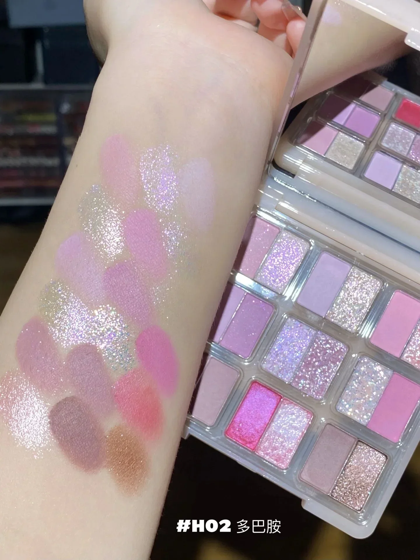 HOLD LIVE Rose Bunny Sweetheart Garden Eyeshadow Palette 18-Colors Pearlescent Matte Eye Shadow Rare Beauty Original Makeup