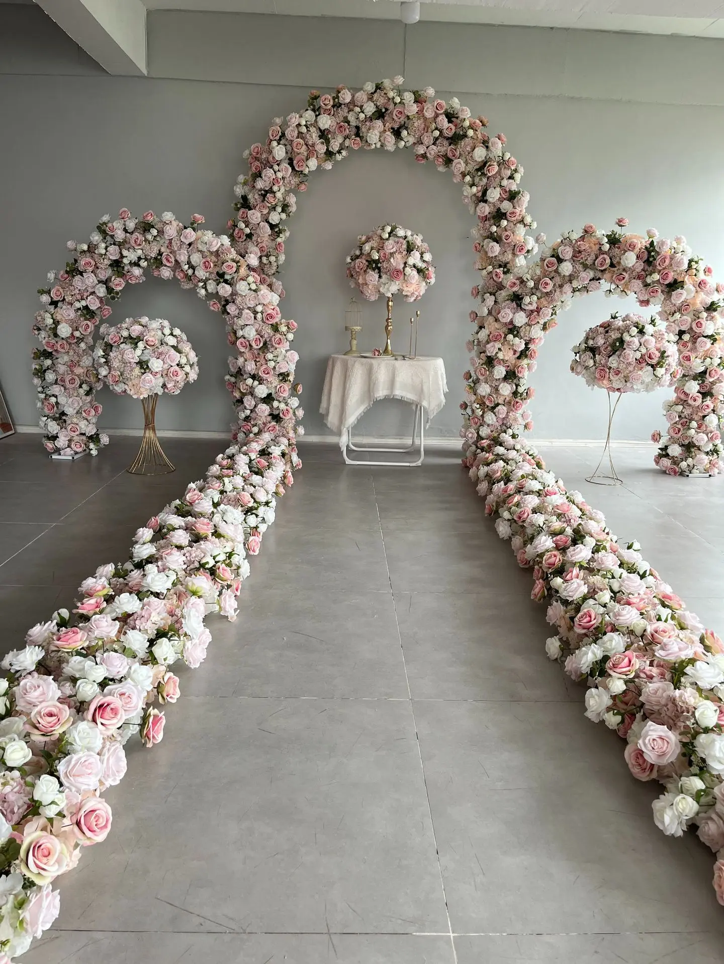 Description Picture 2 of itemLuxury Curved Arched Flowers Wedding Backdrop Flower Pink Rose Hydrangea Greenery Floral Arrangement Decor Arch Frame Party Prop