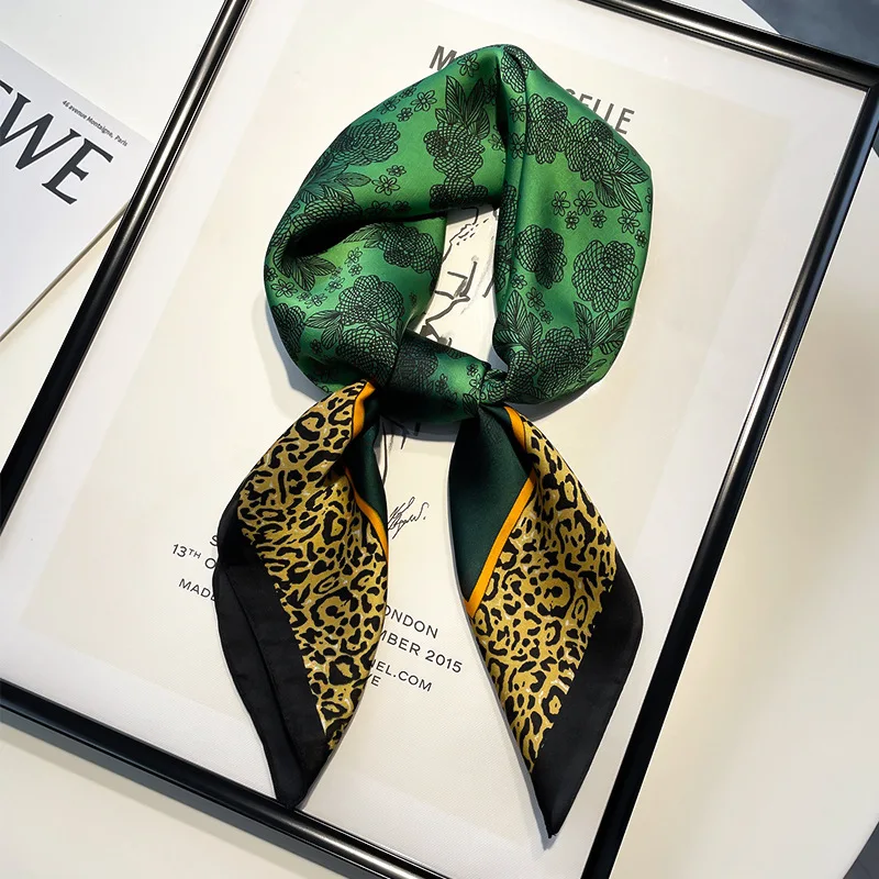 Red Small Square Scarf Women's Silk Scarf 70cm Letter Printed Scarf Square Shoulder Scarf Wholesale Headscarf Hair Accessories 3