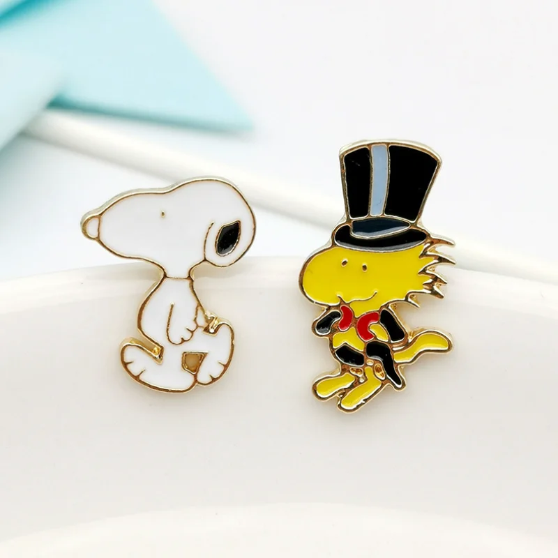 Рисунок 2 - Эмалированная брошь Snoopy