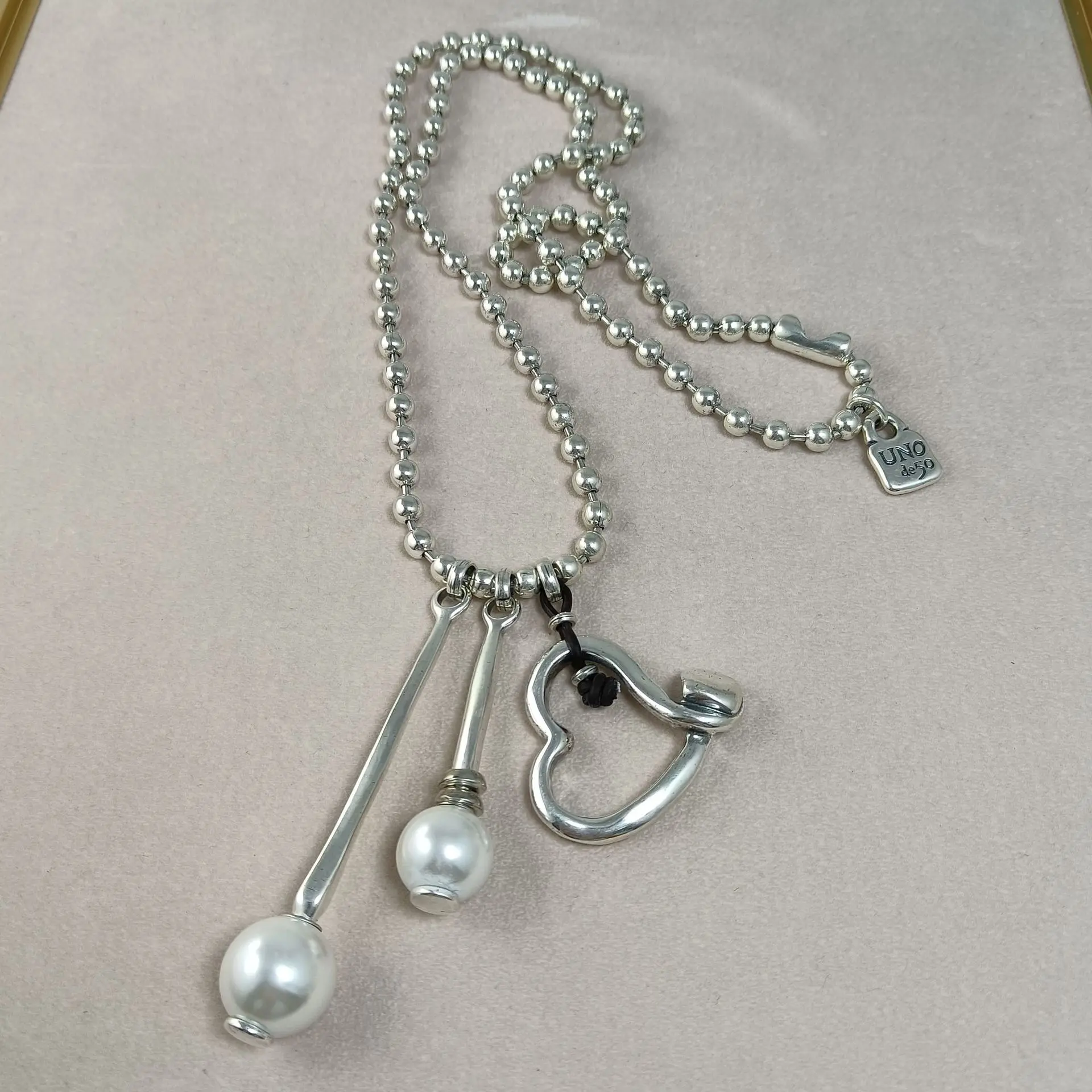 2022 Spot fashion luxury fashion productsUNO 50 Color Crystal necklace, European and American INS handmade gift