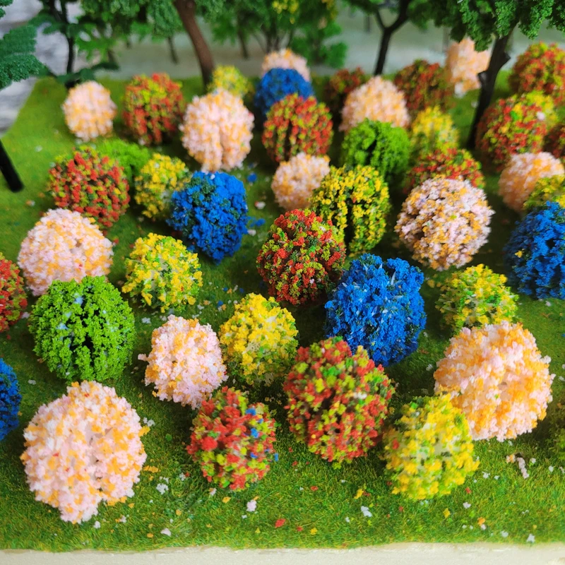 Рисунок 5 - Разноцветные модели деревьев в форме шара