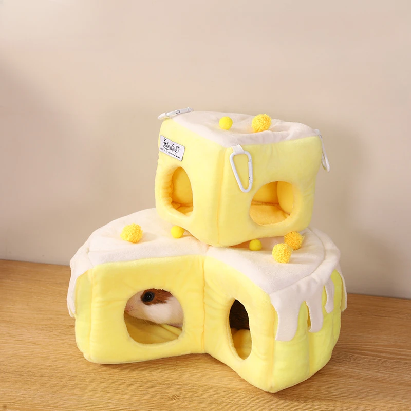 New Cozy Hanging Guinea Pig Cave Fluffy Chinchilla Tube Path Dutch Pig Tunnel Bear Cake Bed Guinea Accessories Hamster Cage