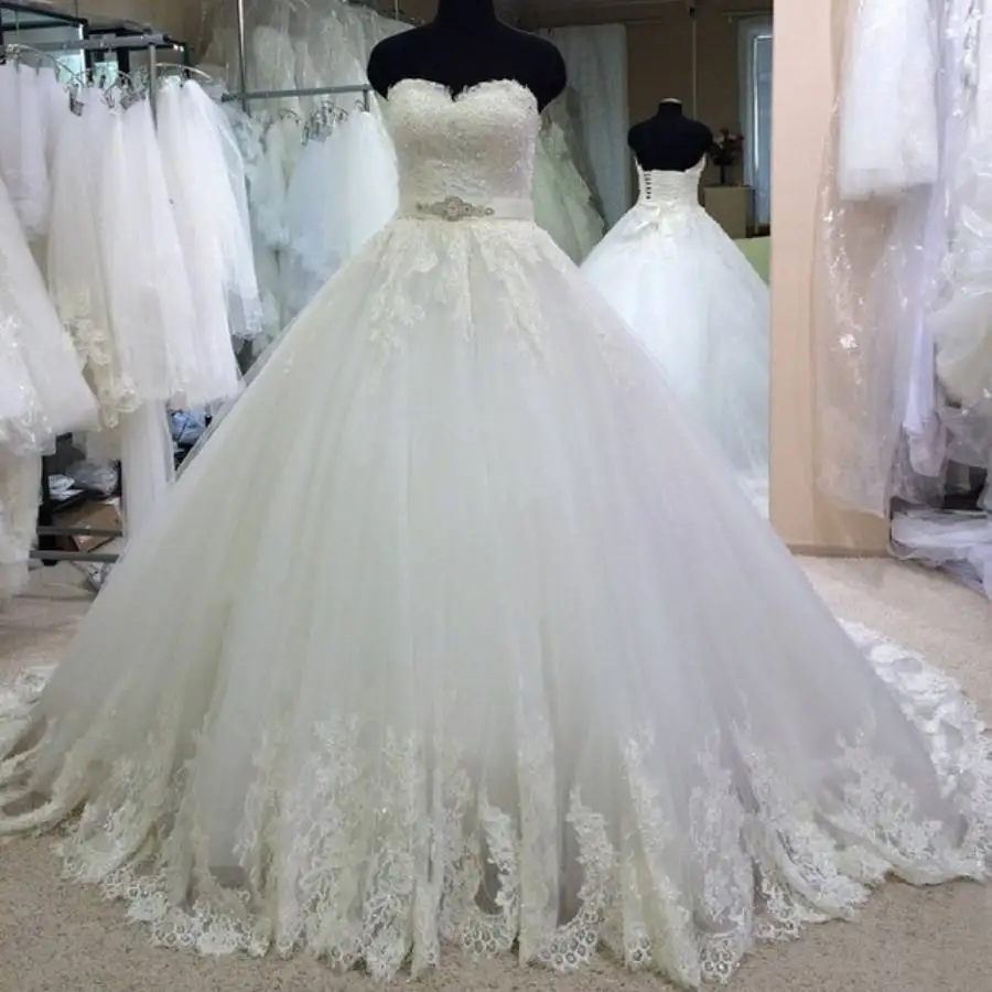 

Ball Gown SweetheartLace Appliques Real Photo Wedding Dresses Sweep Train Crystal Belt Sash Corset Back Bridal Gowns