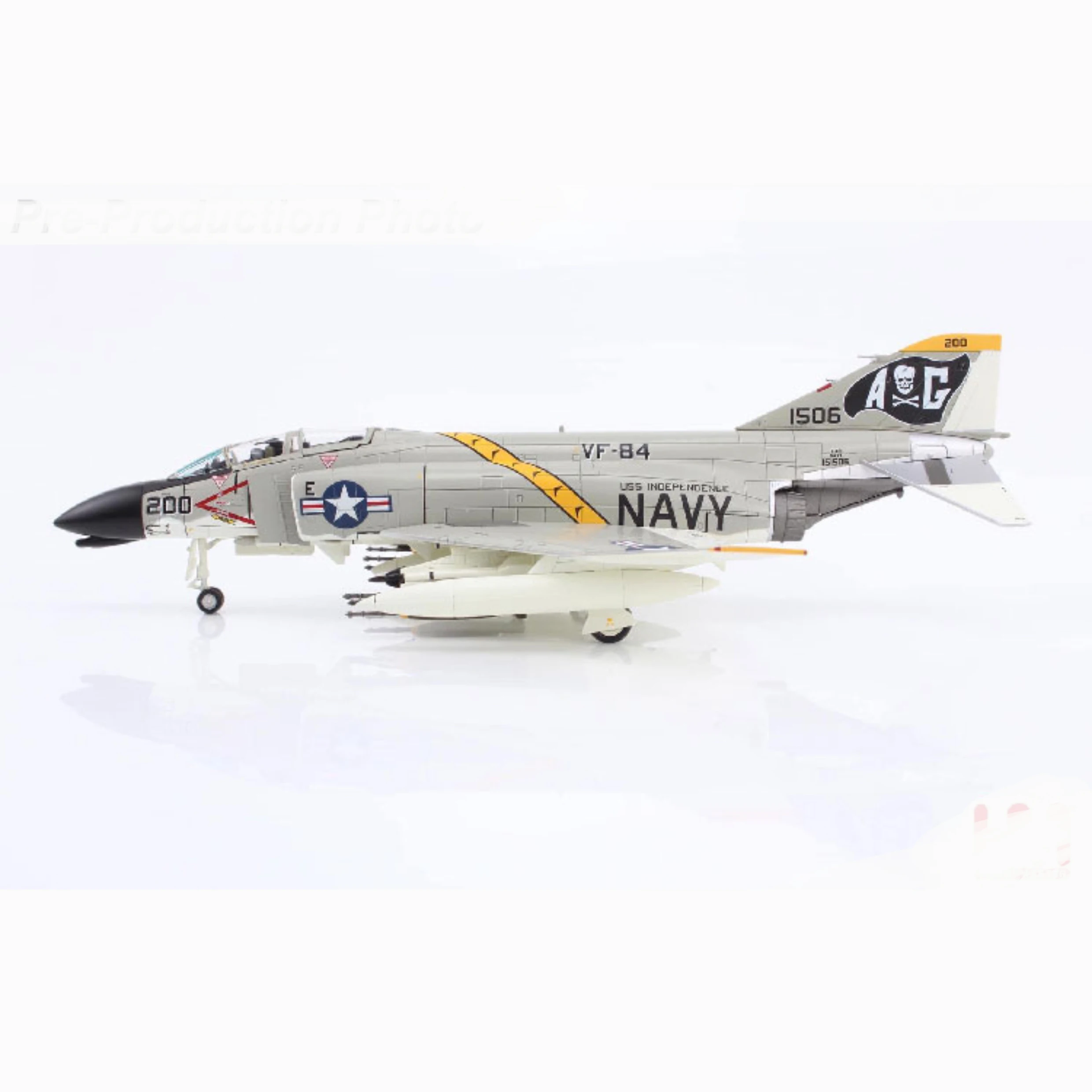 

Die cast US F-4B Ghost Fighter Militarized Combat 1:72 Proportional Alloy and Plastic Simulated Men's Gift