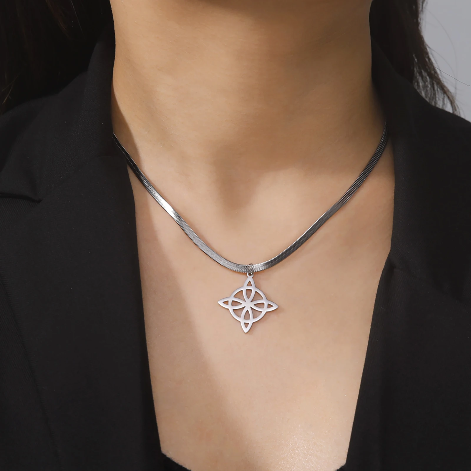 Ciondolo nodo celtico della Trinità, collana celtica regalo irlandese, ciondolo triquetra - Italia