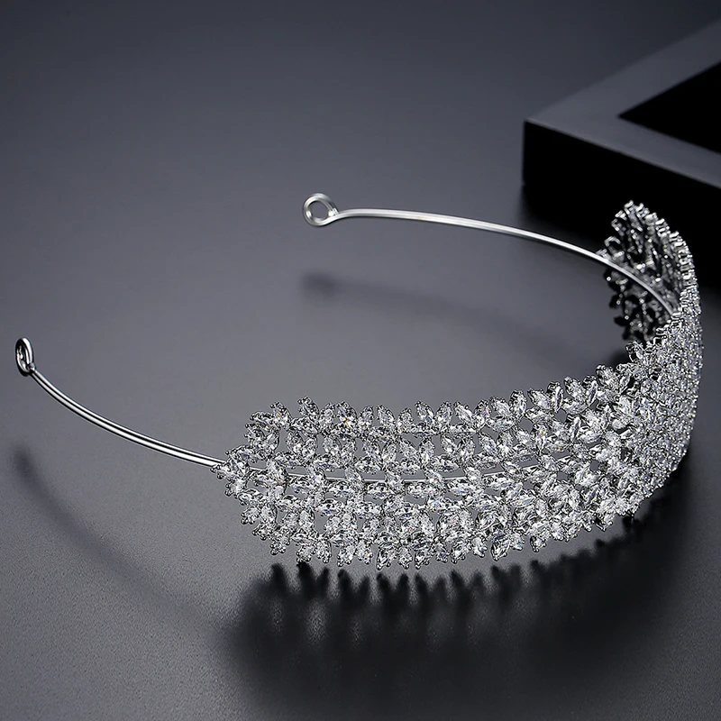 LUOTEEMI Luxury Wide Sparkling Cubic Zirconia Tiara Crown for Princess Girl High Quality Bridal Wedding Accessories Christmas