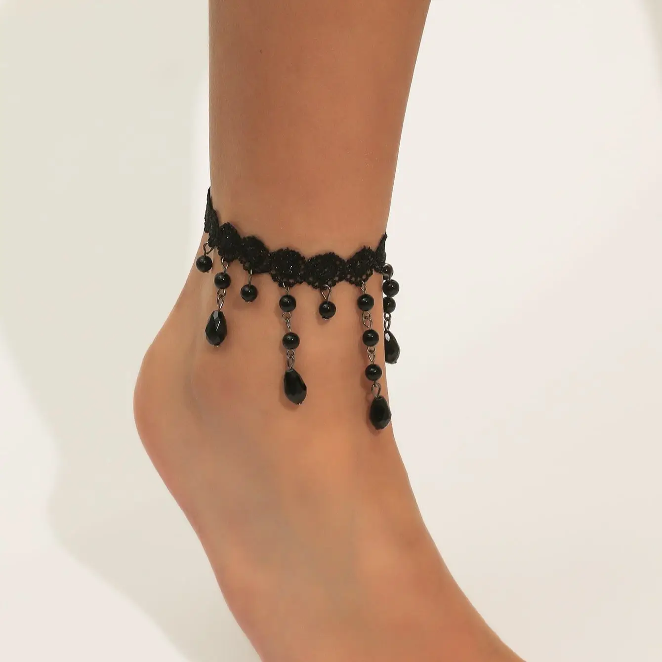 1 Black Crystal Tassel Anklet Ms. Fashion Single Product Holiday Leisure Travel Anklet silver anklet bracelet ankle chains cubic zirconia anklet beads anklet fashion accessories
