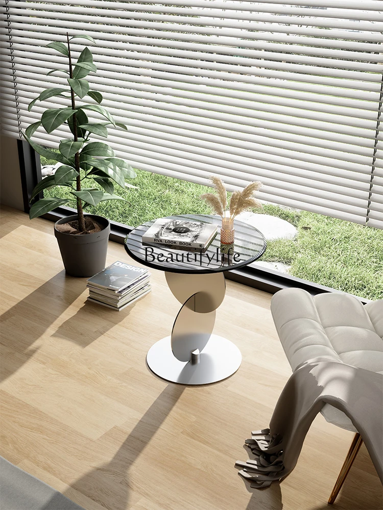 

Французский минималистичный боковой столик из закаленного стекла для гостиной Маленький журнальный столик диван для балкона угловой столик для отдыха