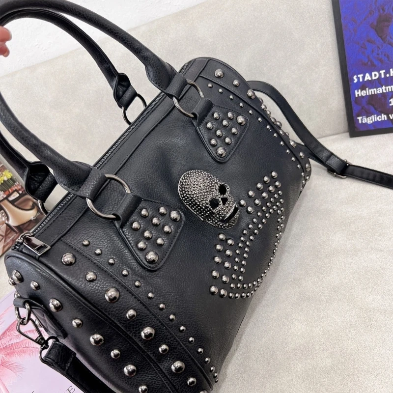 Fashion Shoulder Bag Crossbody Bag for Girl Teen Handbag Skull Punk Bag Versatile Rivet Bag Large Capacity Bag