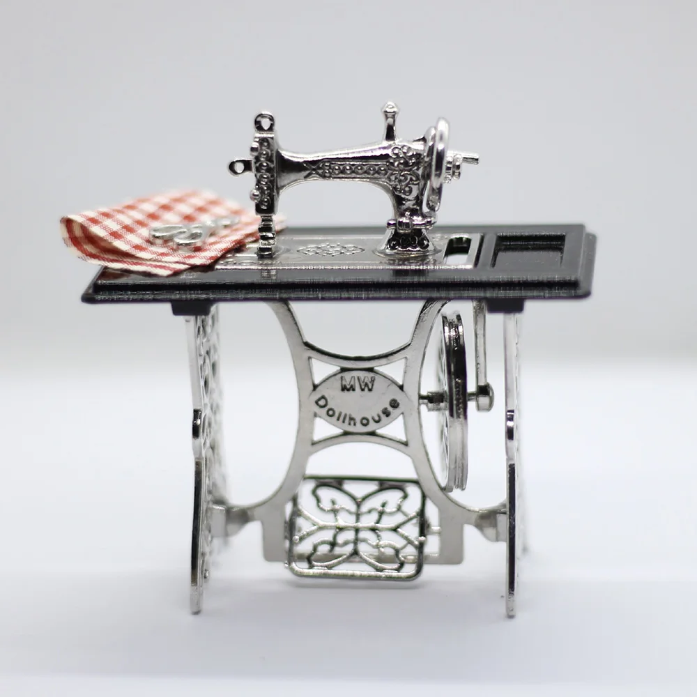 

1pc Kid Dollhouse Exquisite Alloy Mini Sewing Machine Decor Miniature Furniture Accessories For Dolls House Toys