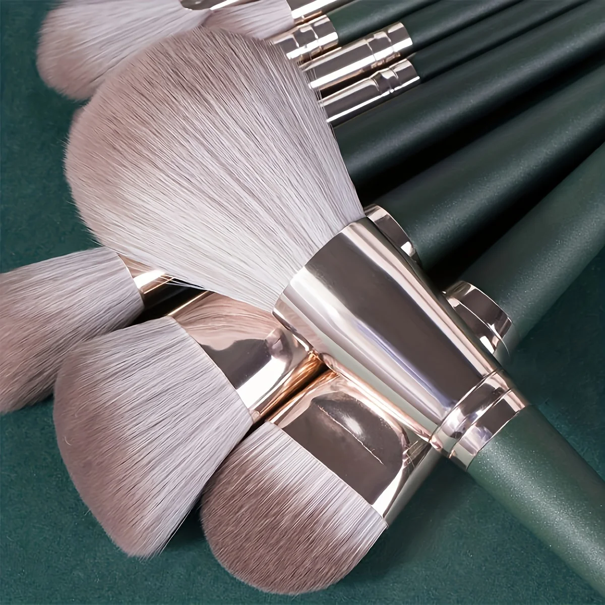 Luxury 14-Piece Makeup Brushes 6