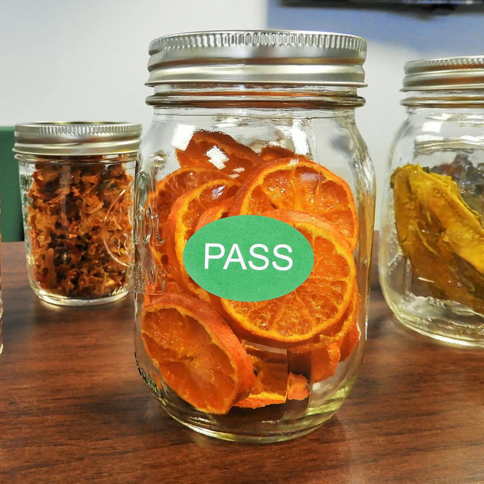 2000Pcs Qc 통과 스티커 방수 PVC 접착제 품질 테스트 라벨 창고 상태 태그 라벨 스티커 통과 라벨