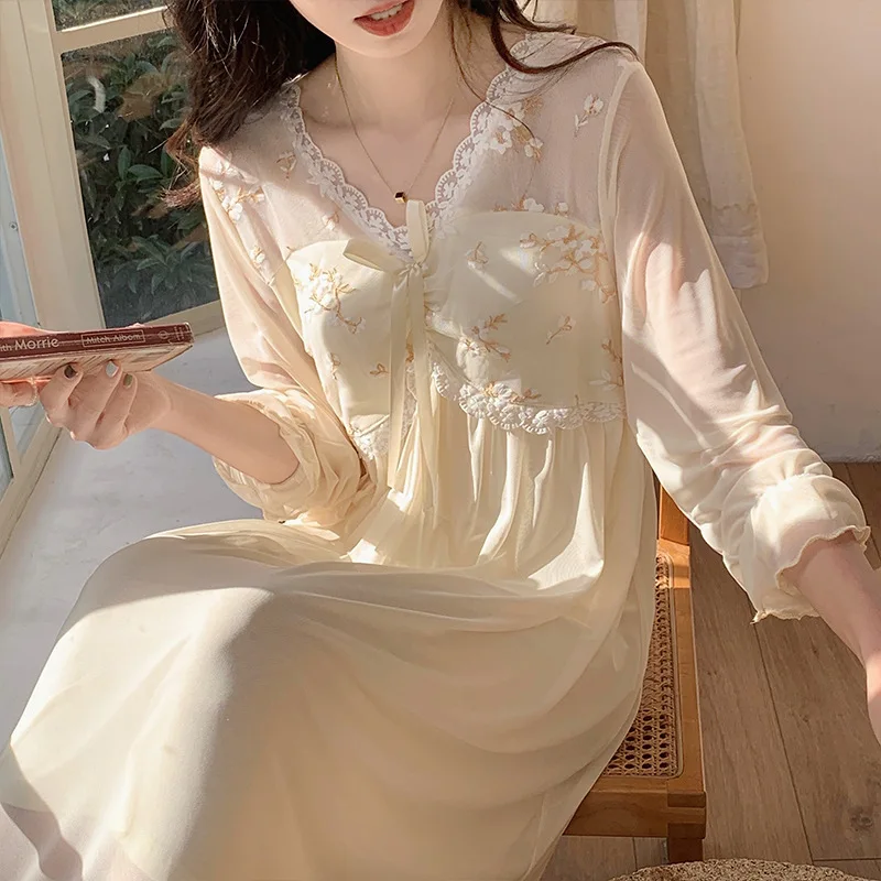 

Sweet Gauze Palace Style Nightgown Embroidered Flower Long Sleeve Nightdress Sleepwear Spring Summer Female Home Dressing Gown