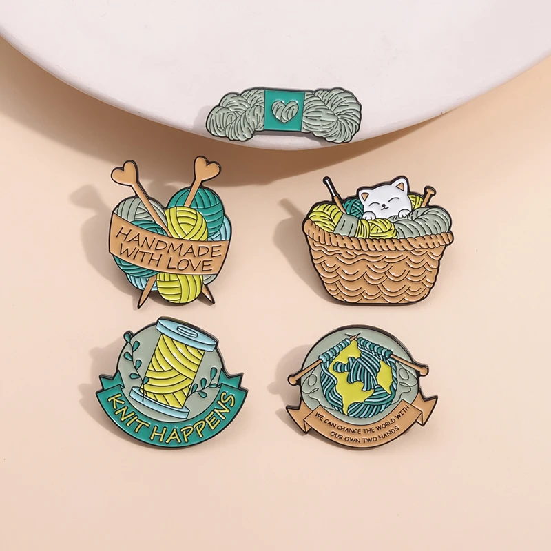 

Environmentally Friendly Knitting Ball Enamel Pin Cute Wool Ball Cat Toy Brooch Badge Backpack Lapel Jewelry Gift For Art Friend