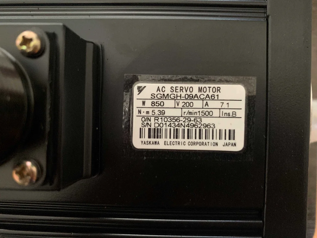 

SGMGH-09ACA61 Новый Серводвигатель Yaskawa SGMGH 09ACA61